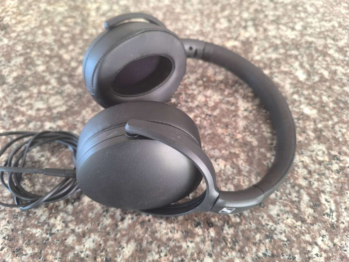 Sennheiser HD 400S Headphones