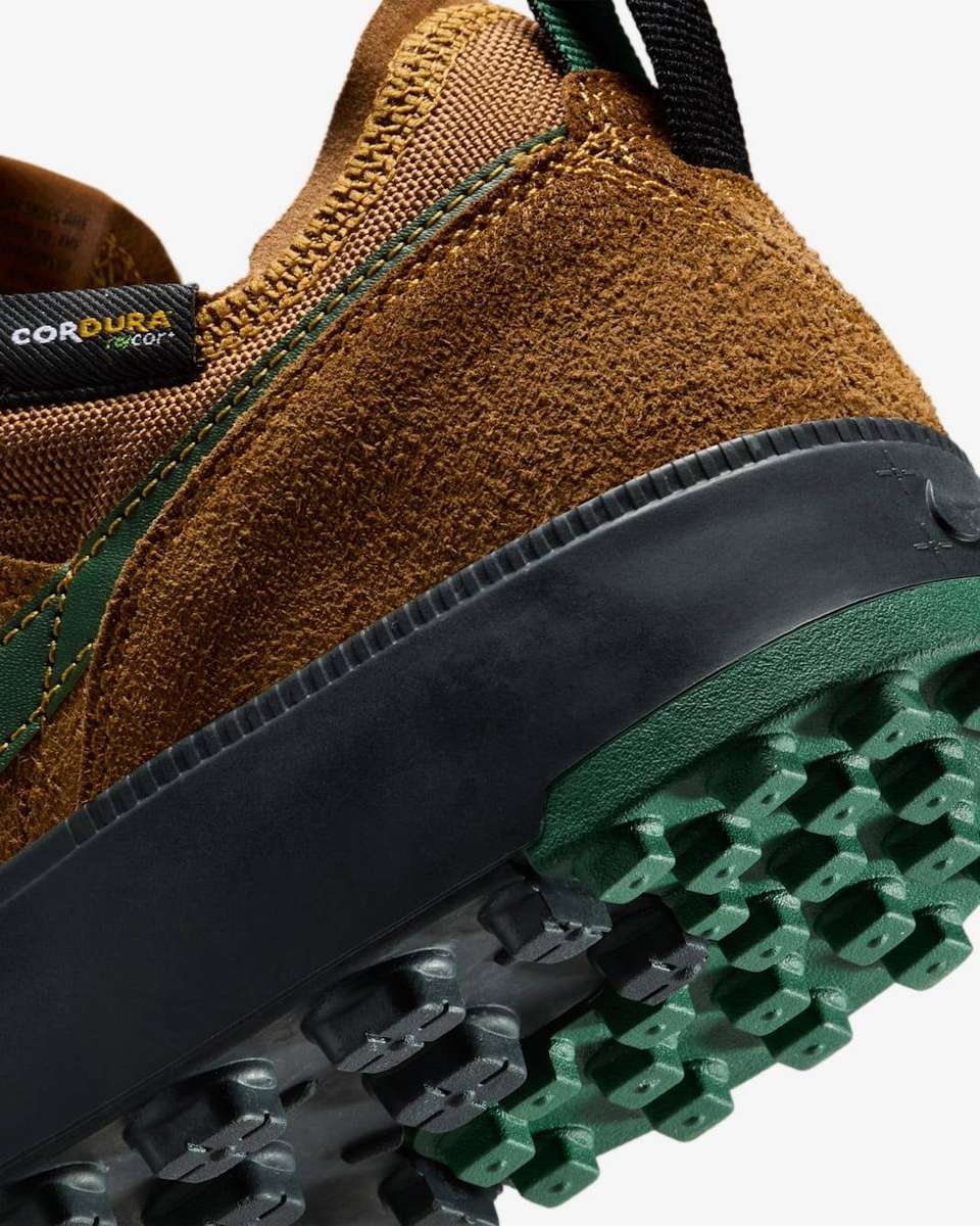 Nike Men`s C1TY Premium CORDURA® Light British Tan/Black/Fir HJ4316 201