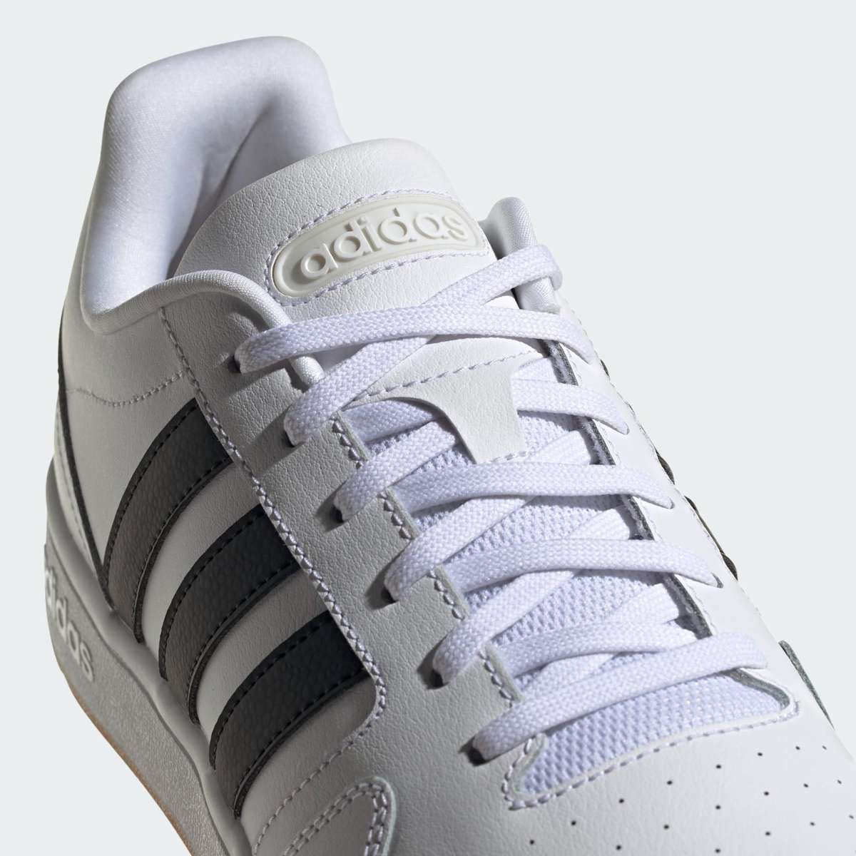 adidas Men`s Postmove S Cloud White/ Carbon/ Gum H00462 Size UK 10 (SA 10)