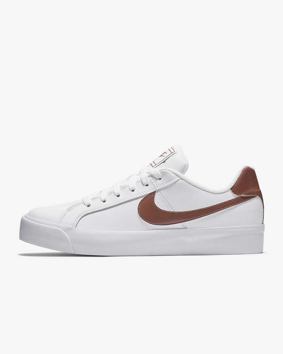 Nike Women's  Court Royale AC AO2810 101