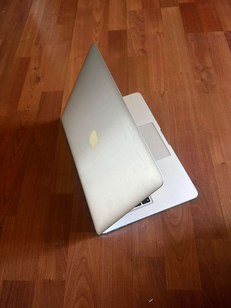 Apple MacBook Air 13.3 inch | Core i5 2017