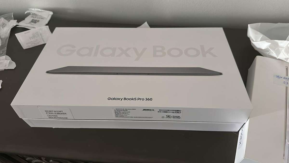 Samsung Galaxy Book Pro 5 360 Intel U7H 16Gb Touch Screen includes S Pen