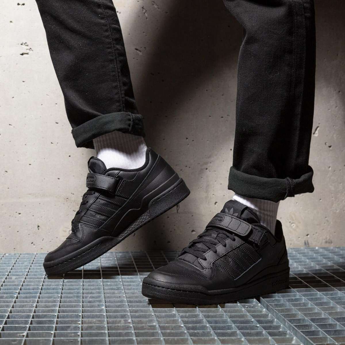 adidas Men`s FORUM LOW Leather Upper Black GV9766