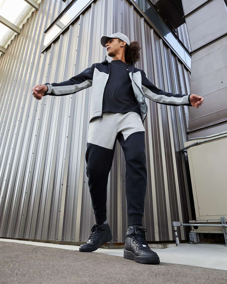 Nike Men's Air Force 1 Mid '07 CW2289 001