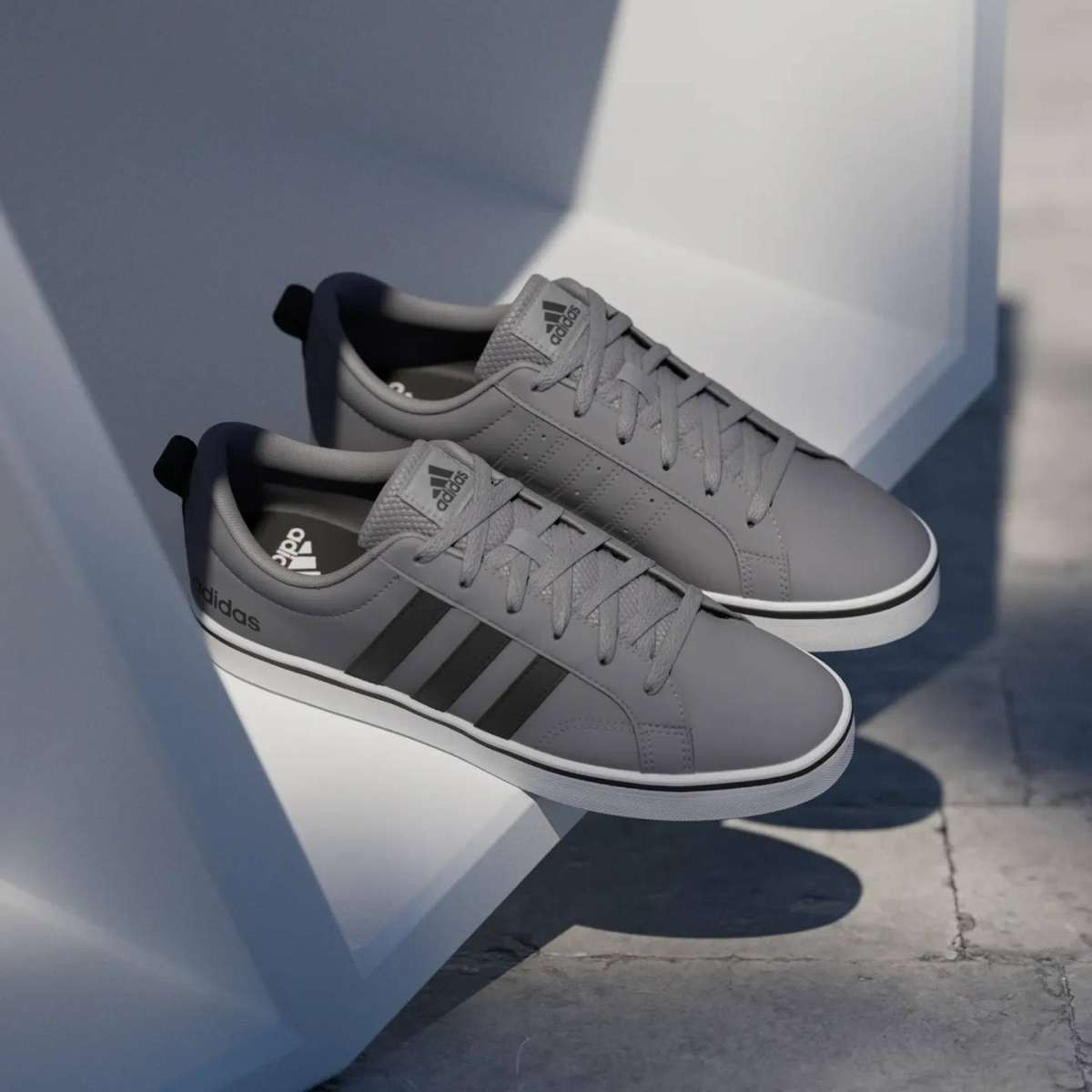 adidas Men`s VS Pace 2.0 HP6007