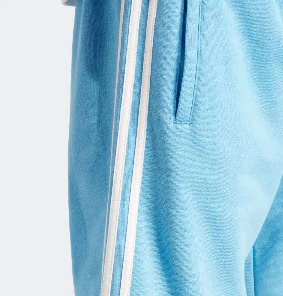 adidas Men`s Originals Classic 3 Stripes Trefoil Shorts IR8008