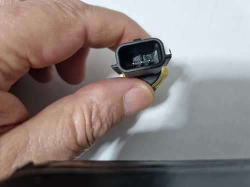 Renault Nissan Coolant Sensor 226307034R 226300717R 862625003 V46-72-0170 3pins