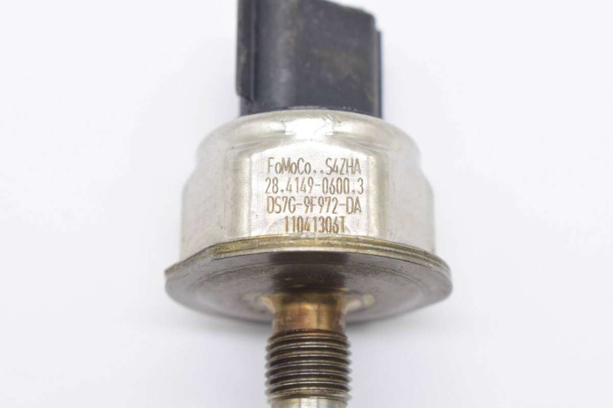 Ford  Fuel  Rail Pressure Sensor DS7G-9F972-DA  DS7G 9F972-DB DS7Z9F972CA