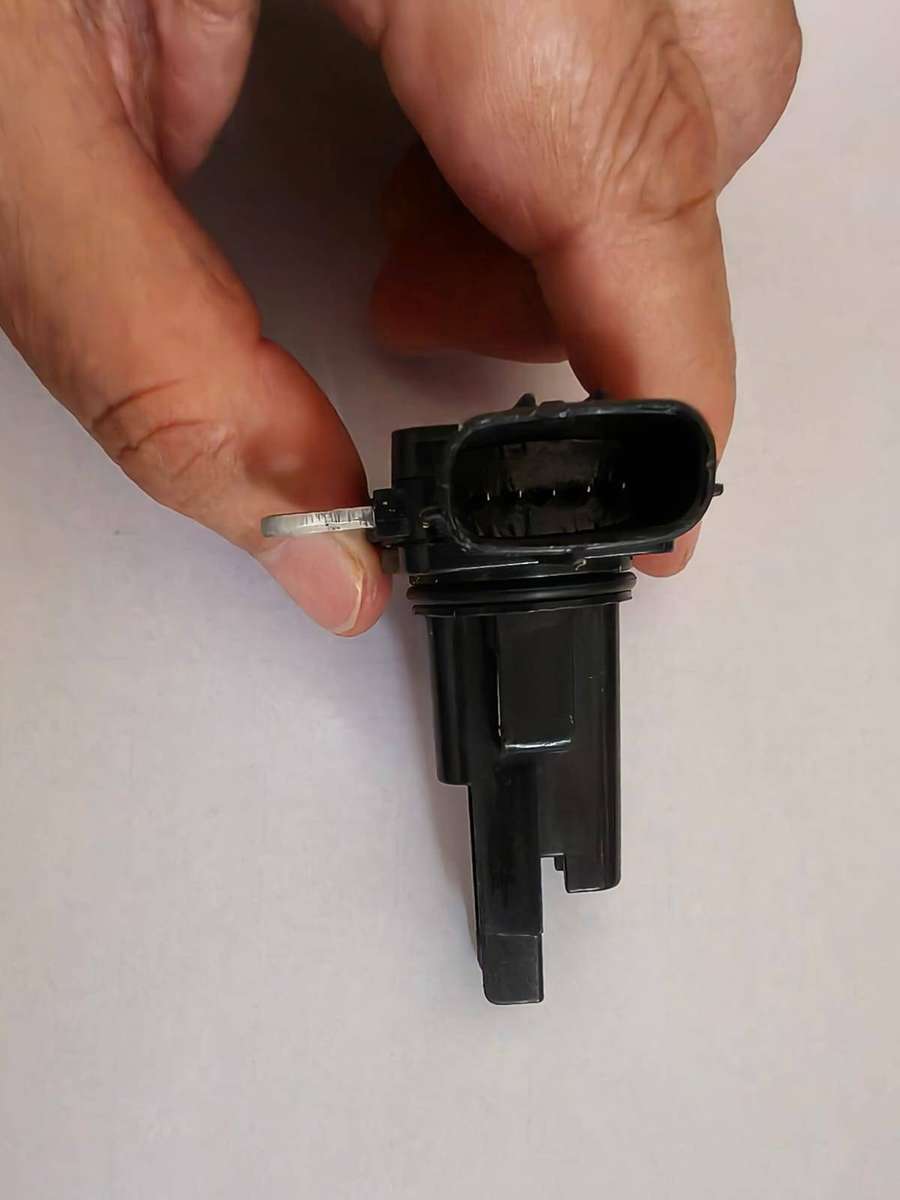 Mitsubishi Denso MAF Sensor 1525A054 VN197400-5480