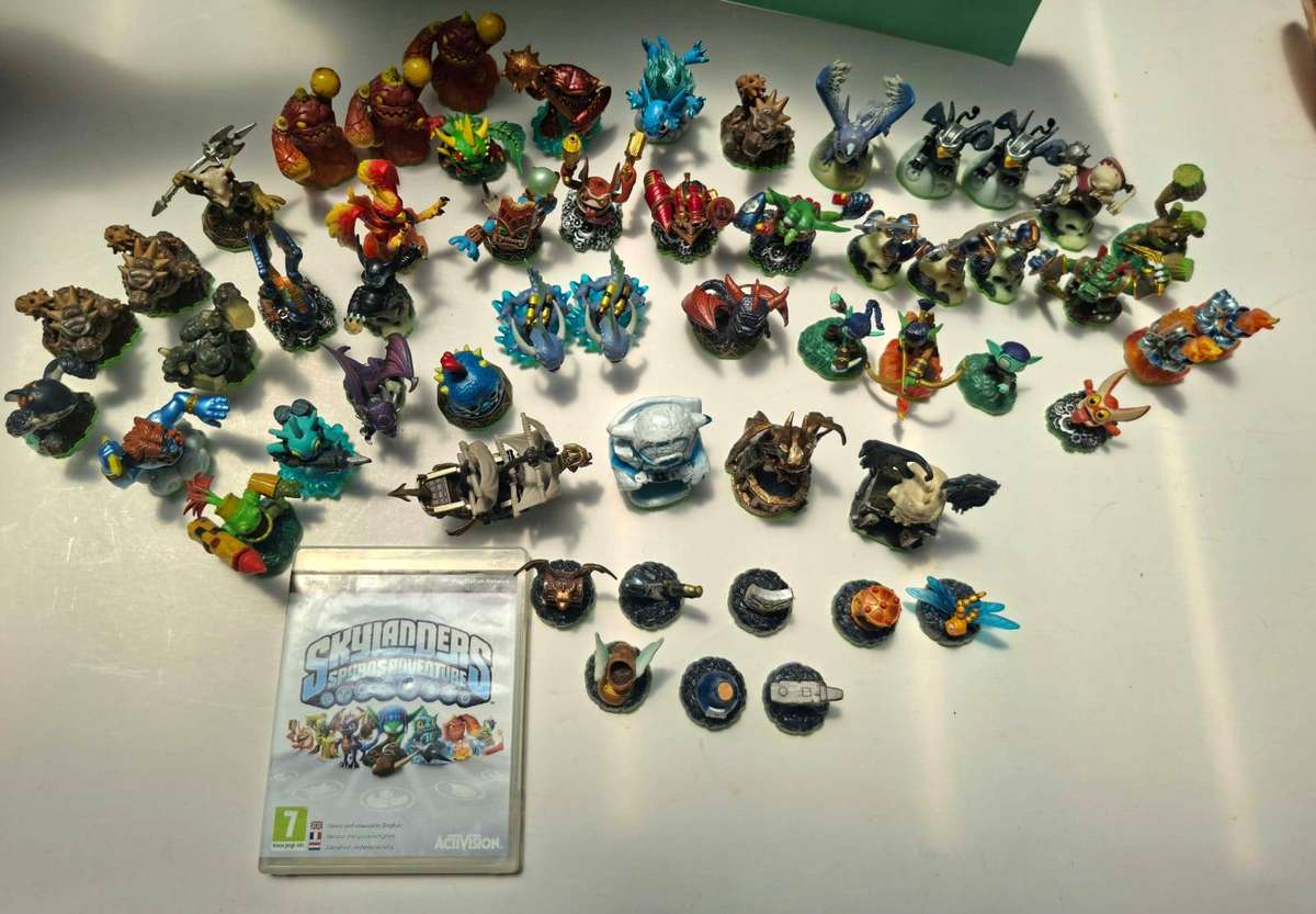 ULTIMATE SKYLANDERS LEGACY BUNDLE: RARE Wham-Shell + Sunburn + 8 Giants + 70 Items!