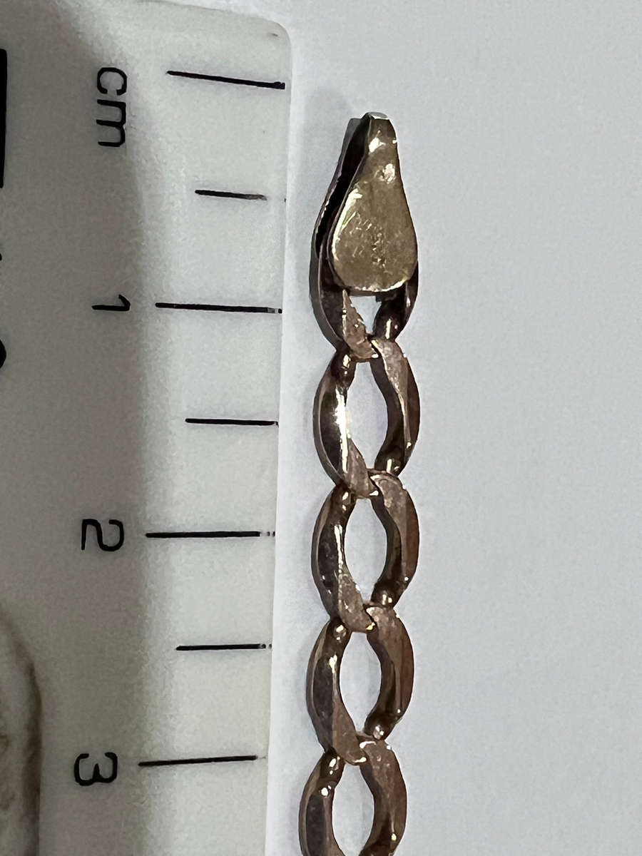 9 CT Gold Chain - 4g - 25 cm