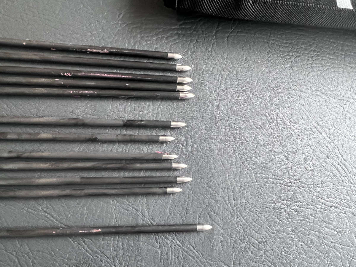 PROFESSIONAL RECURVE BOW LOT FOR BEGINNER - ADULT - RIGHT HAND