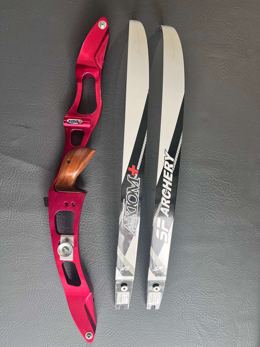 PROFESSIONAL RECURVE BOW LOT FOR BEGINNER - ADULT - RIGHT HAND