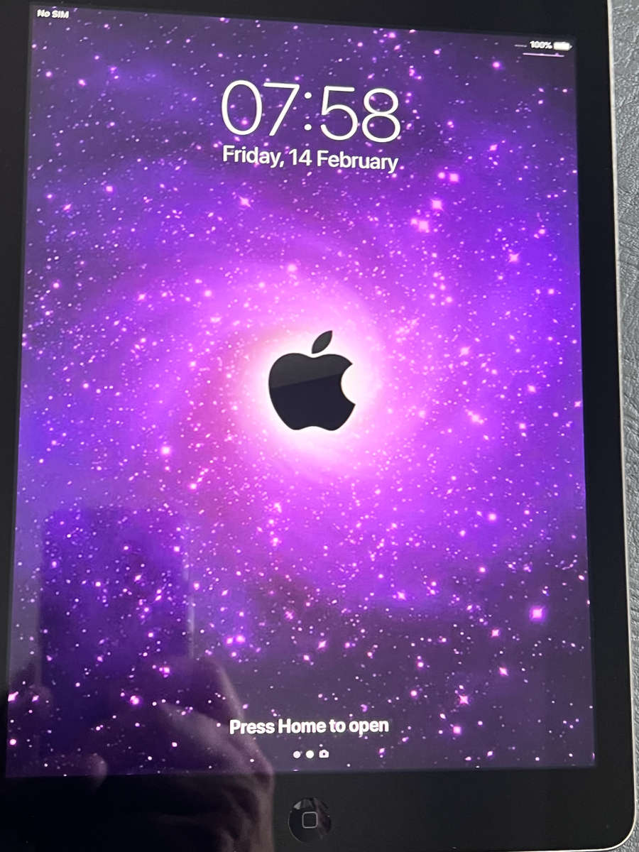 IPAD AIR 1 - 16GB - CELLULAR AND WI-FI