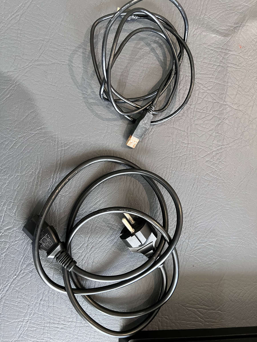 SONY PLAYSTATION 4 PRO - 1TB - 4K Gaming - MODEL CUH-7016B - PLEASE READ