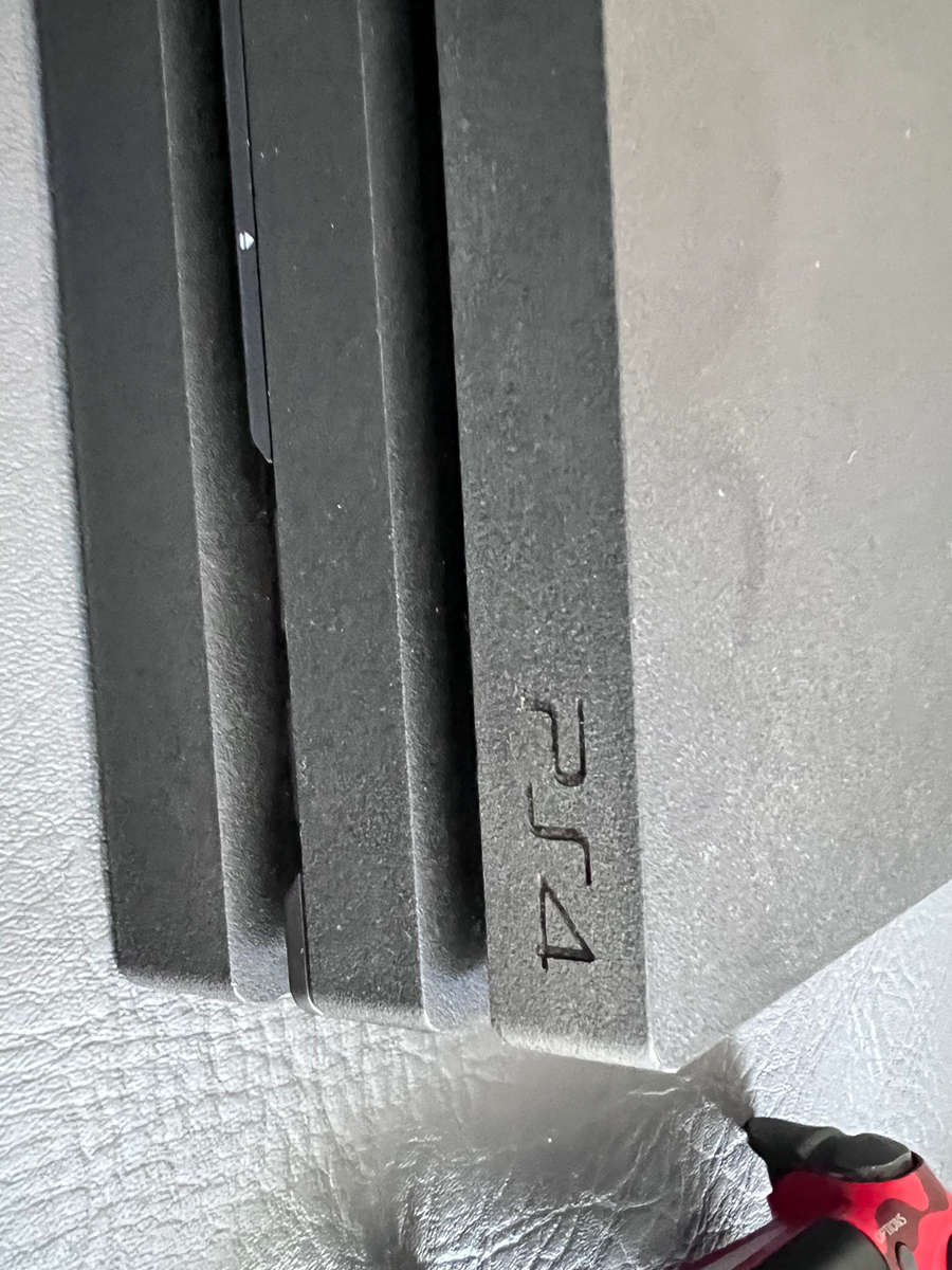 SONY PLAYSTATION 4 PRO - 1TB - 4K Gaming - MODEL CUH-7016B - PLEASE READ