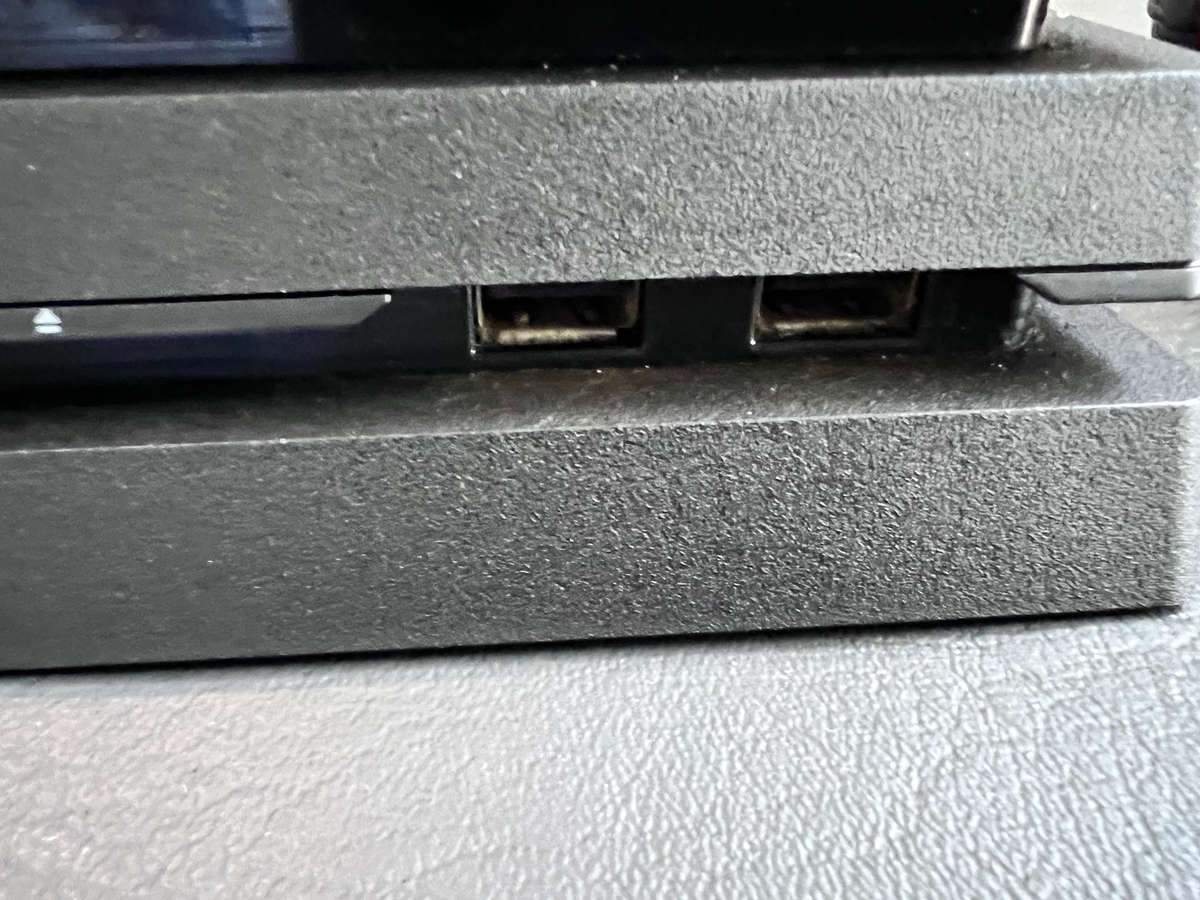 SONY PLAYSTATION 4 PRO - 1TB - 4K Gaming - MODEL CUH-7016B - PLEASE READ