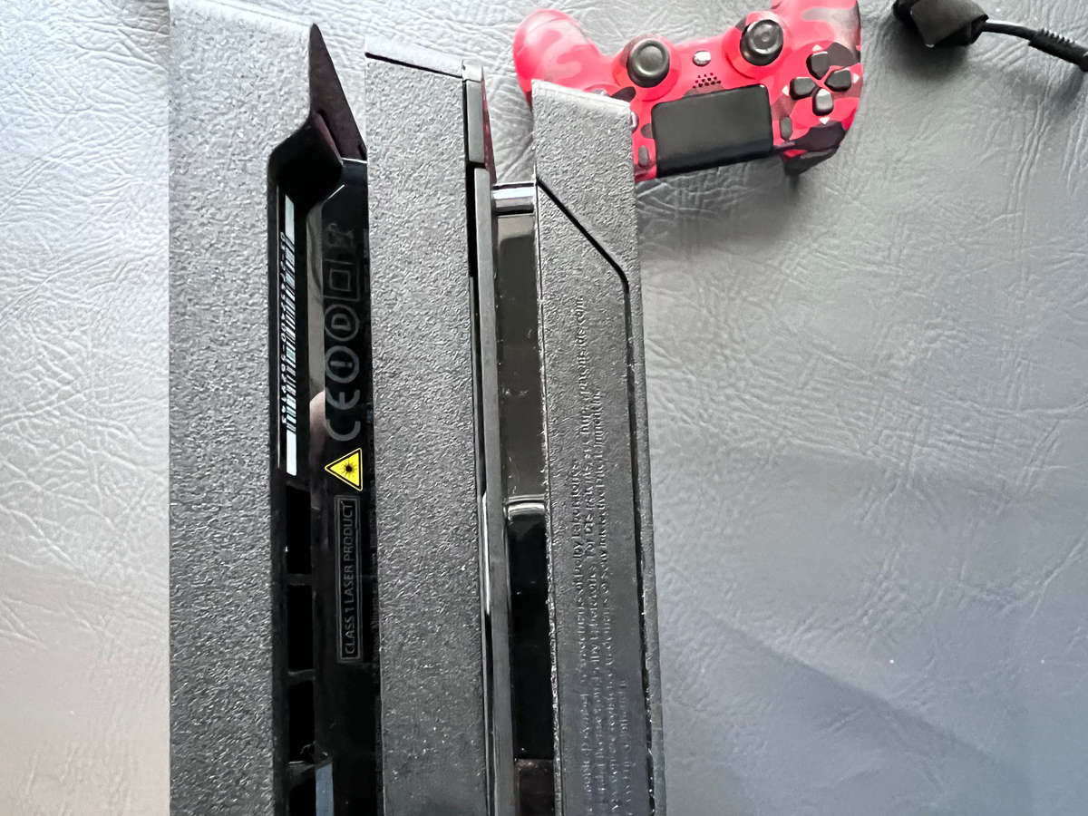 SONY PLAYSTATION 4 PRO - 1TB - 4K Gaming - MODEL CUH-7016B - PLEASE READ