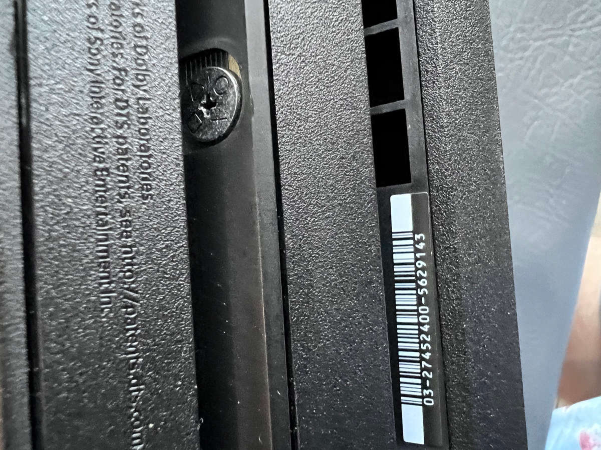 SONY PLAYSTATION 4 PRO - 1TB - 4K Gaming - MODEL CUH-7016B - PLEASE READ