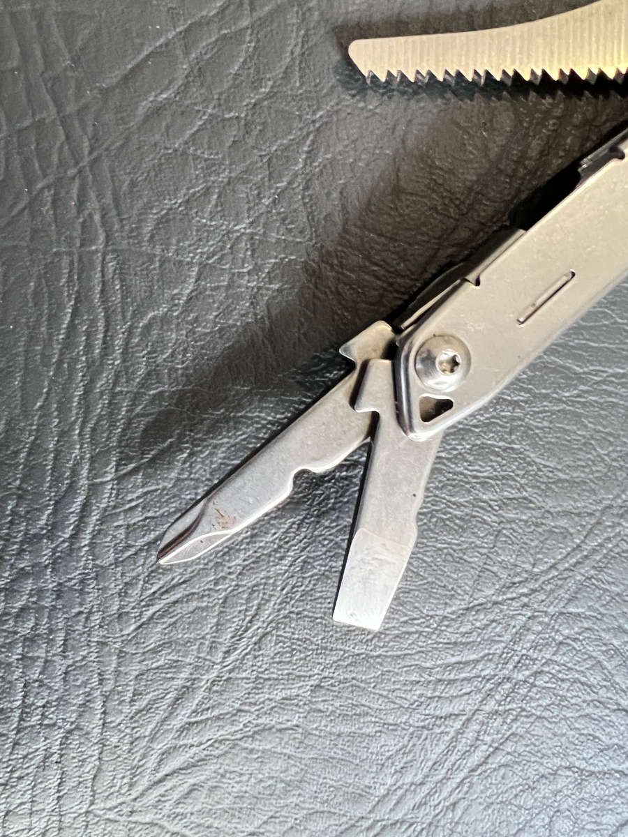 LEATHERMAN SIDEKICK + POUCH