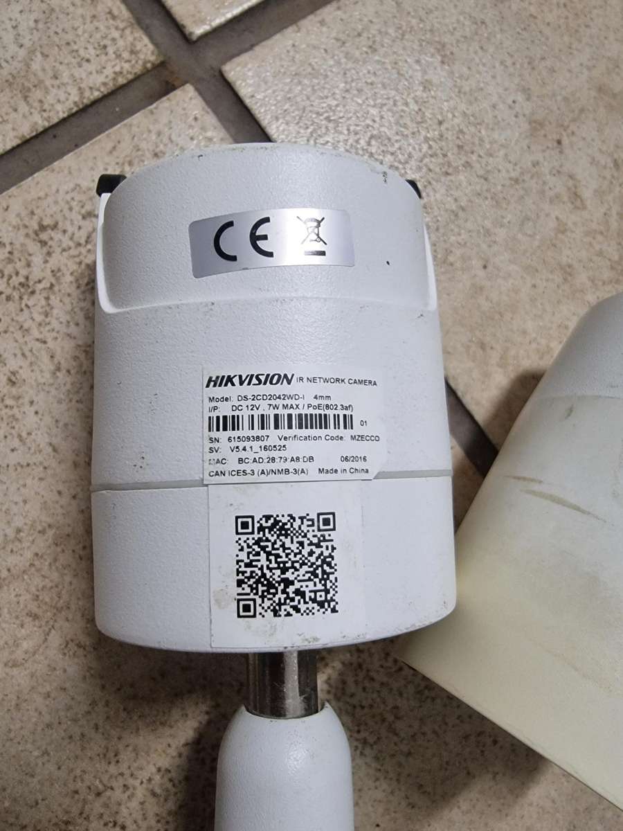 lot of 2 super performance hikvision 4mm ip cameras