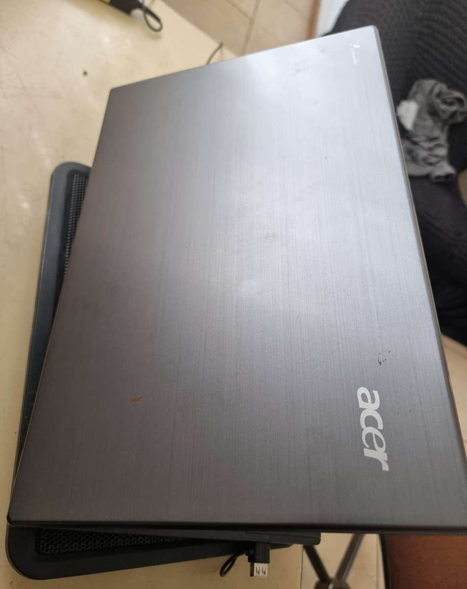 Late entry Superfast bargain Acer travelmate 5760 i5 ssd hhd 6gb ram  Windows 10