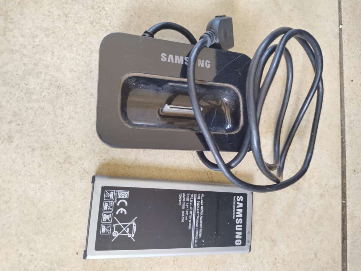 bargain bin mixed lot of electronics