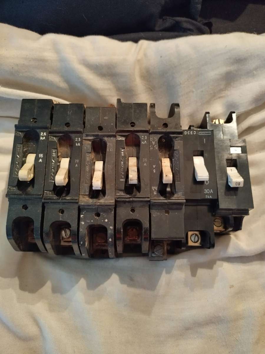 bargain bin mixed lot of electrical breakers