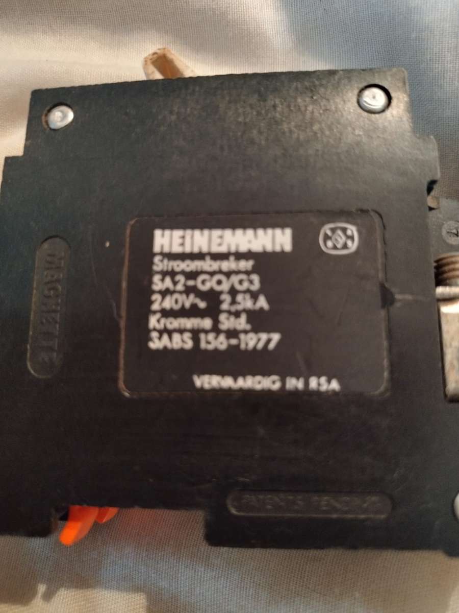 bargain bin mixed lot of electrical breakers