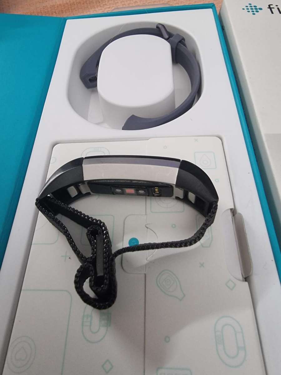 bargain bin mixed  fitbit lot