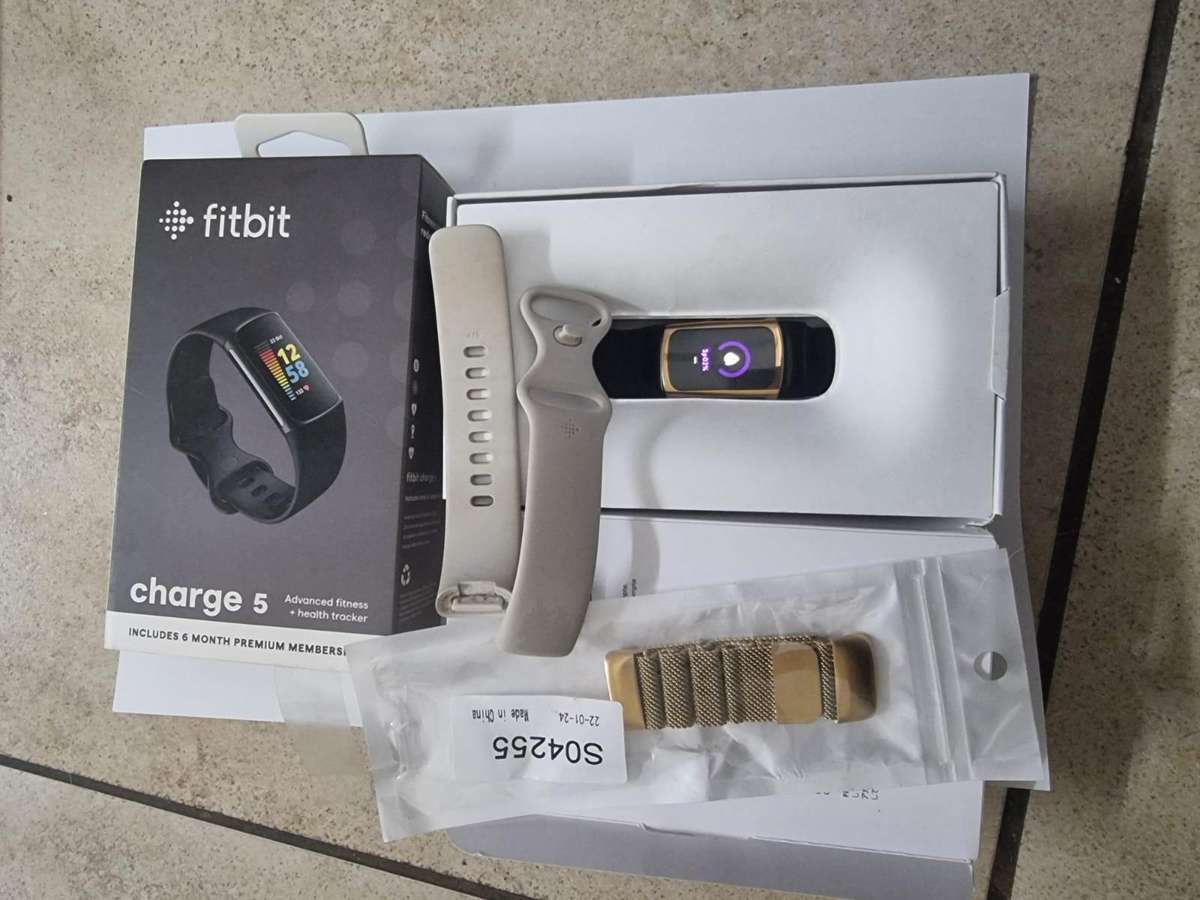 bargain bin mixed  fitbit lot