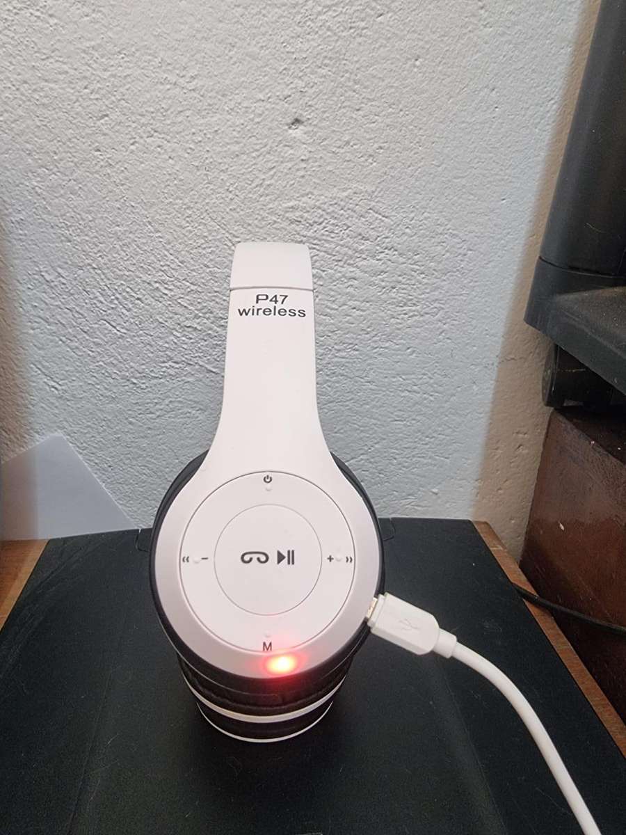 Divoom Bluetune Bean Bluetooth speaker and P47 headphone