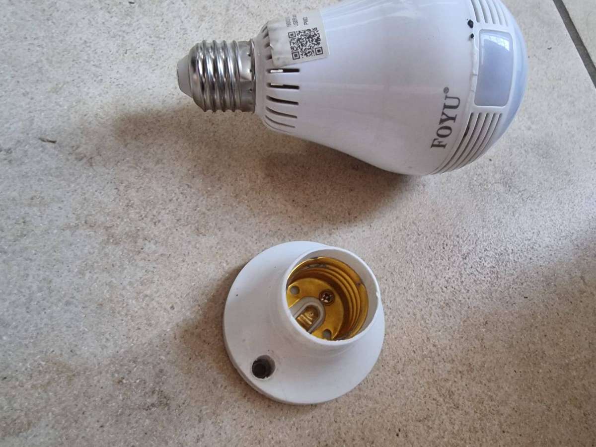 E27 WIFI 360 Bulb Camera - Mini Panoramic Fish Eye Camera - Night Vision, Support for Android/iOS..