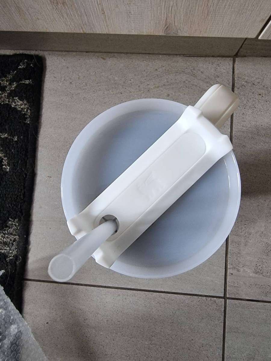 Late entry Super Bargain  Stanley The Quencher FlowState Tumbler, 1.18L