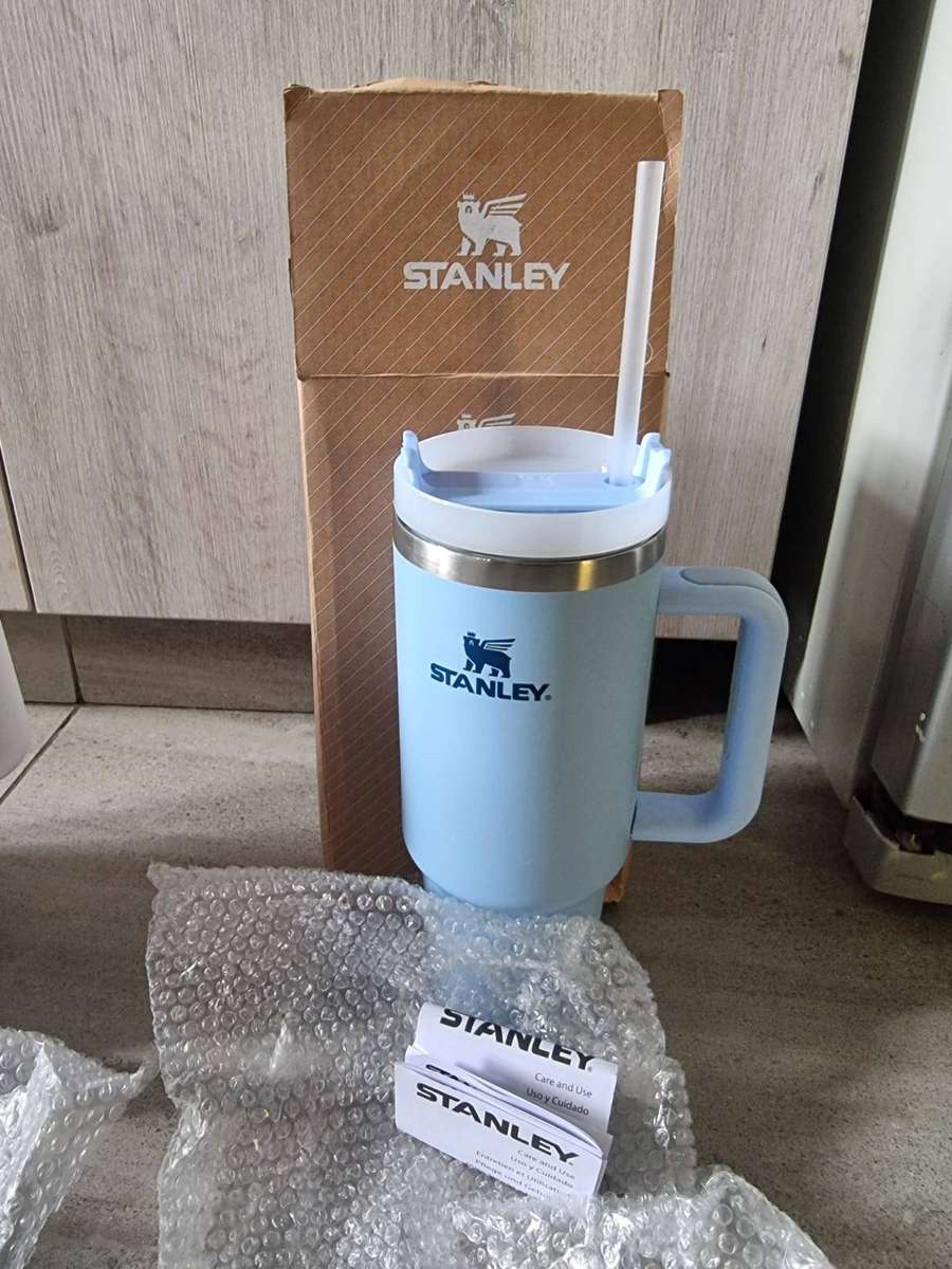 Late entry Super Bargain  Stanley The Quencher FlowState Tumbler, 1.18L