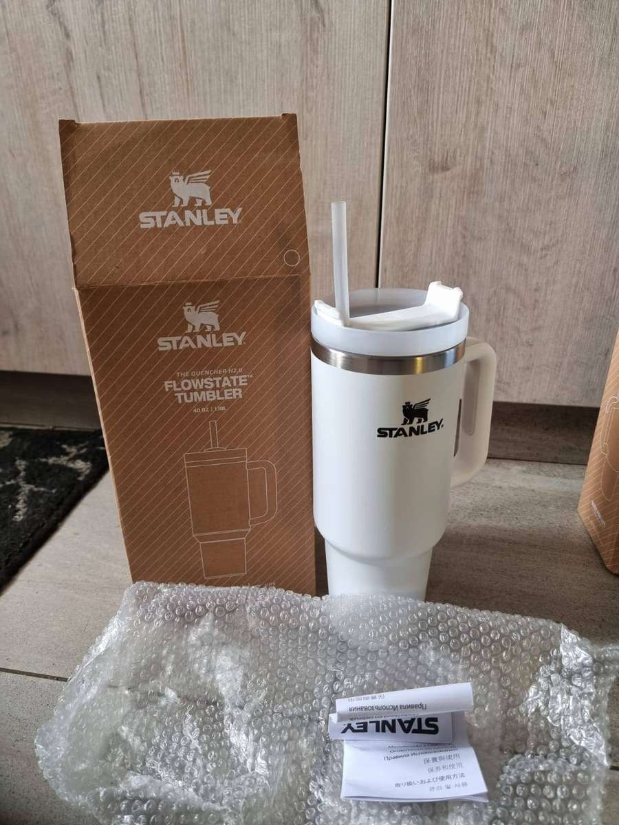 Late entry Super Bargain  Stanley The Quencher FlowState Tumbler, 1.18L