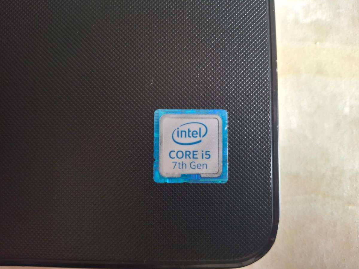 Dell I5-7200 2.5Ghz CPU - 8GB Ram - 256SSD - 15" LCD Screen - Excellent Battery + Backpack Carry Bag