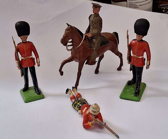 Britians lead soldiers and onr on horseback