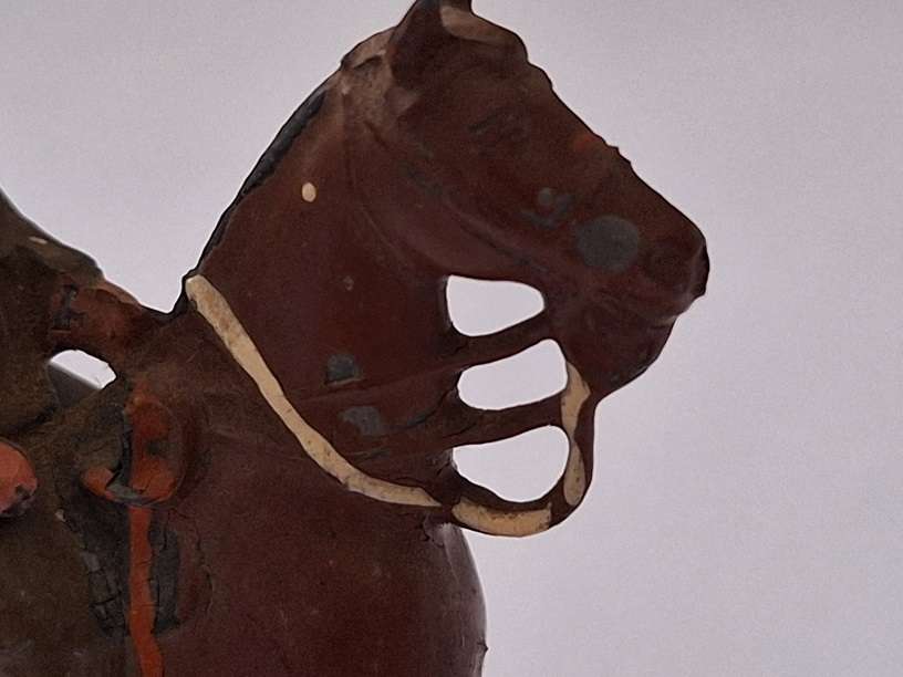 Britians lead soldiers and onr on horseback