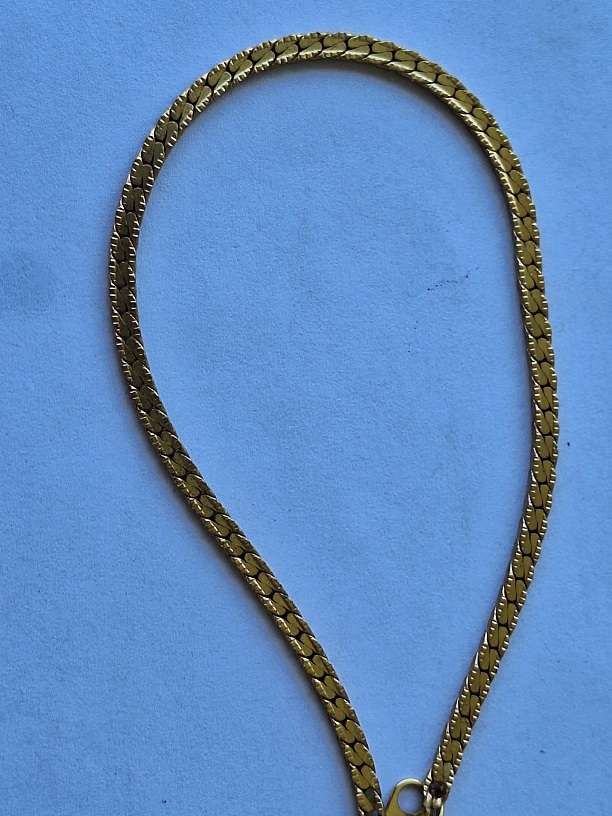 Plain and elegant gold toned bracelet