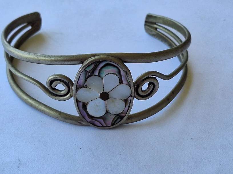 Lovely cuff bracelet