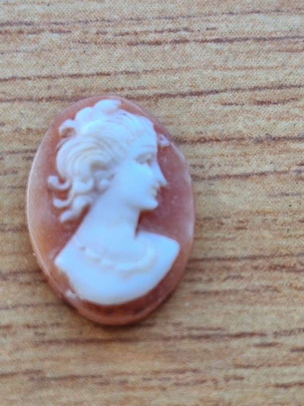 Tiny Cameo unmounted 1.5 x 1cm