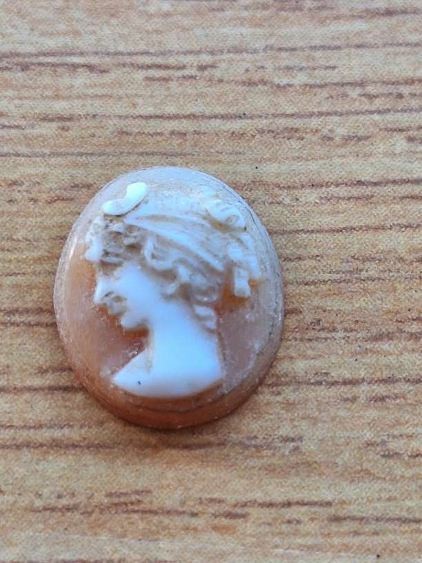 Tiny Cameo unmounted 1.25 x 1cm