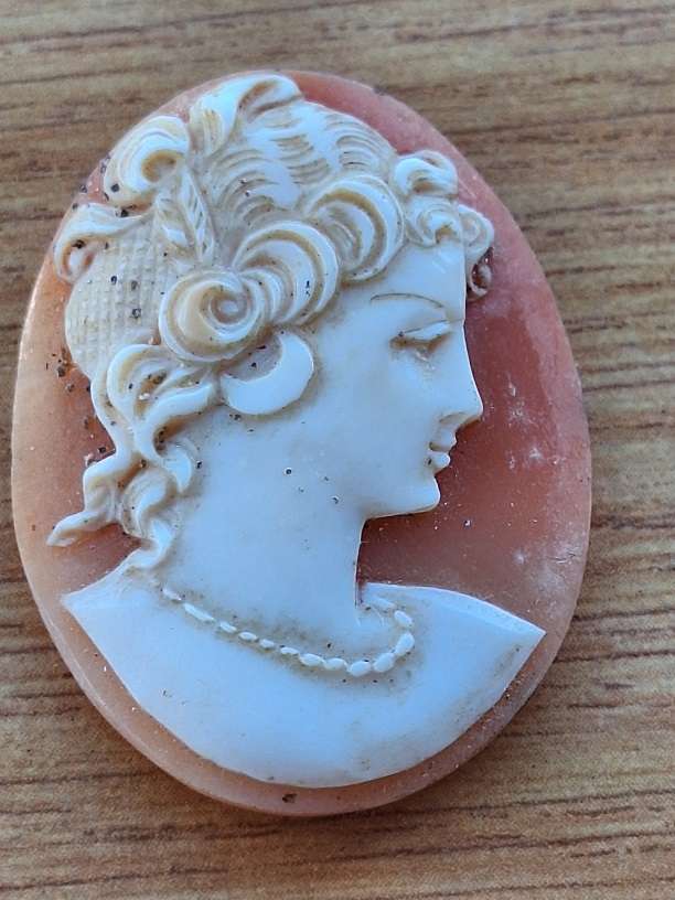 Cameo unmounted 3.5 x 2.5cm