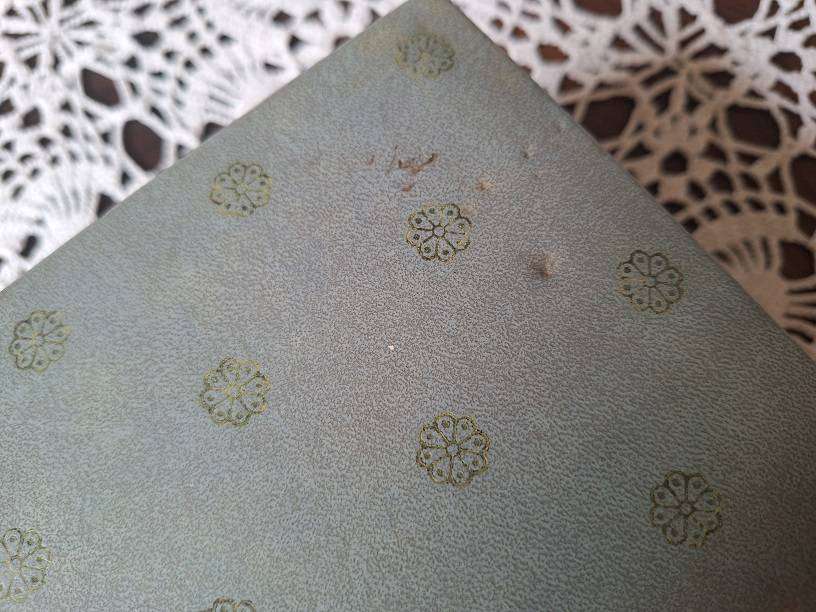 Vintage jewelery box