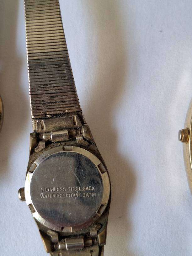 4 x Ladies watches not tested