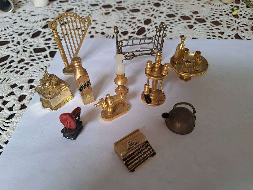 Lovely selection of printerstray ornaments