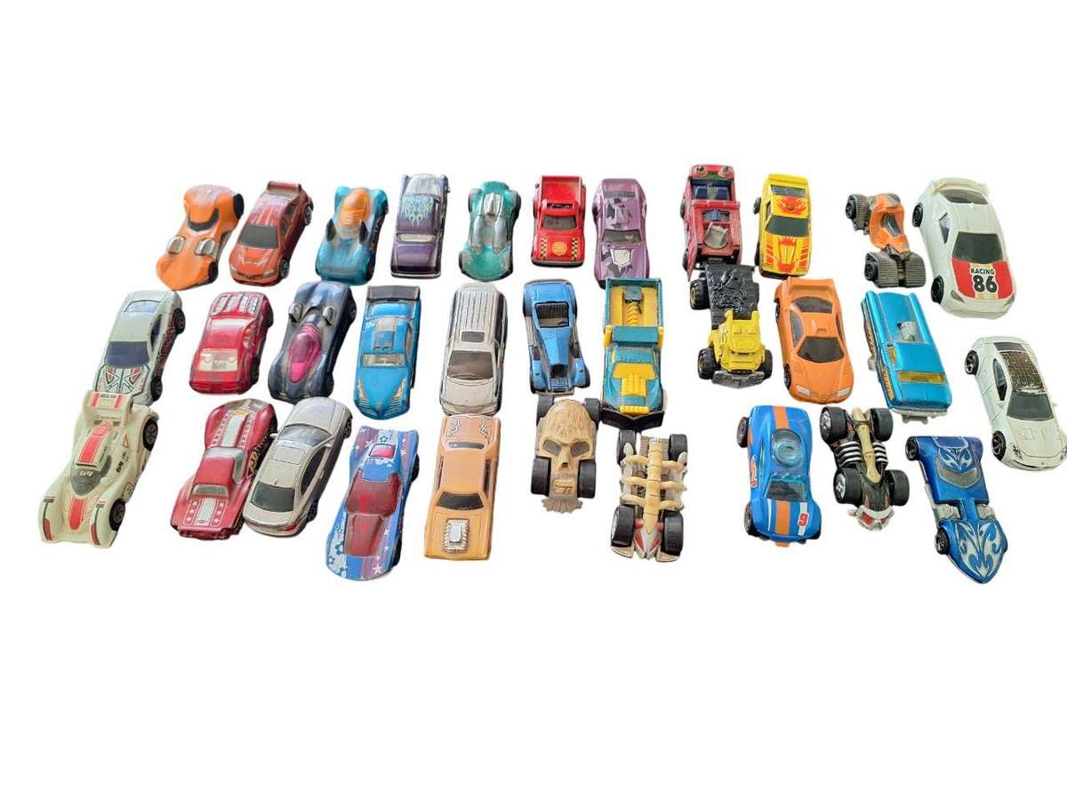 32 x Mostly Hot Wheels cars
