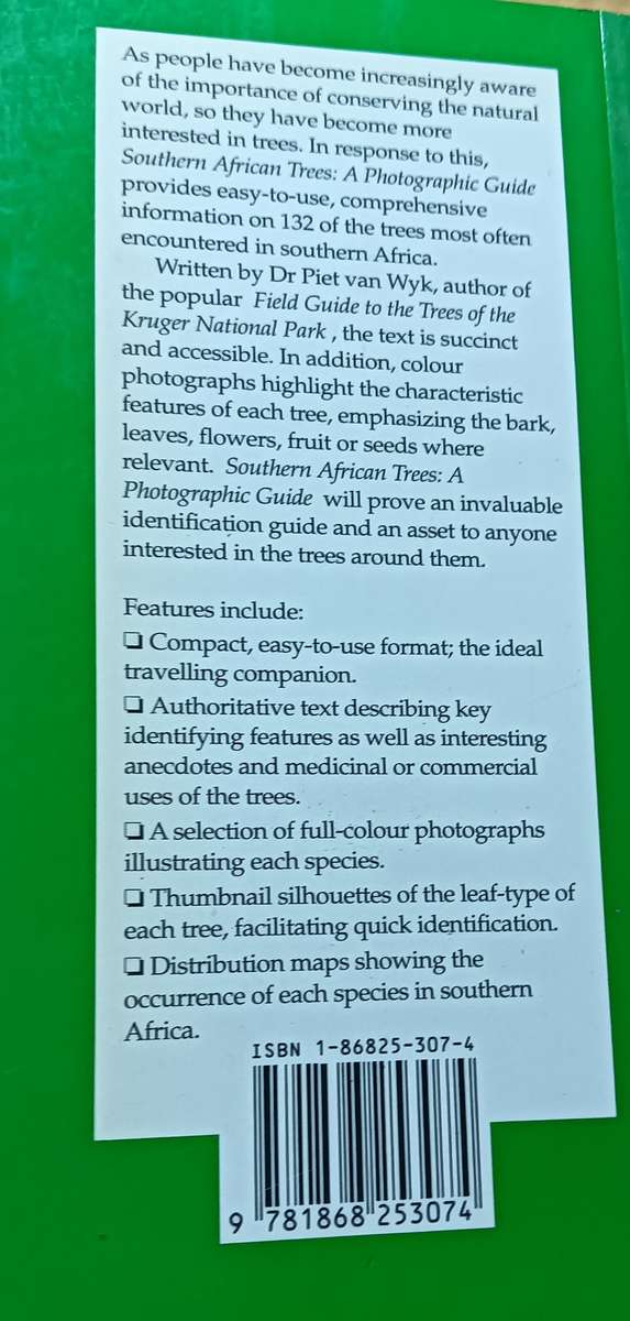 Southern African Trees a Photographic Guide - Piet van Wyk - Softcover - 144 pages