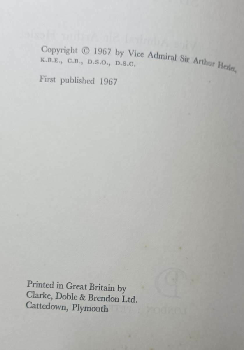 The Submarine and Sea Power - Vice Admiral Sir Arthur Hezlet - Softcover - 269 Pages